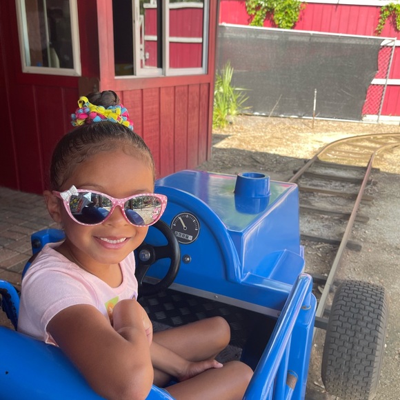 Meet your Posher, Tanisha - Picture 7 of 7